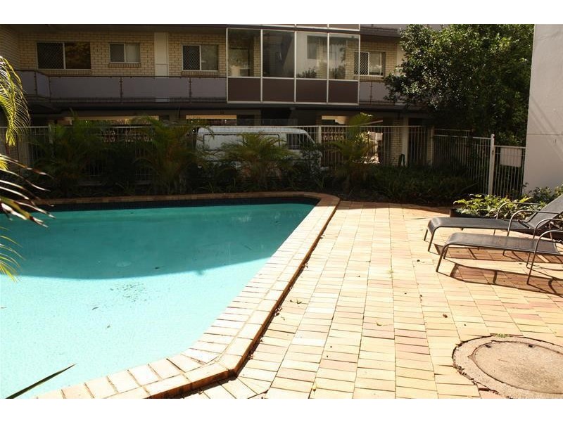 33 Old Burleigh Road, Surfers Paradise QLD 4217