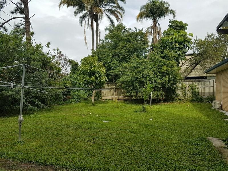 21 Kumbari Avenue, Southport QLD 4215