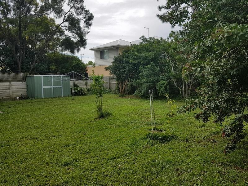 21 Kumbari Avenue, Southport QLD 4215