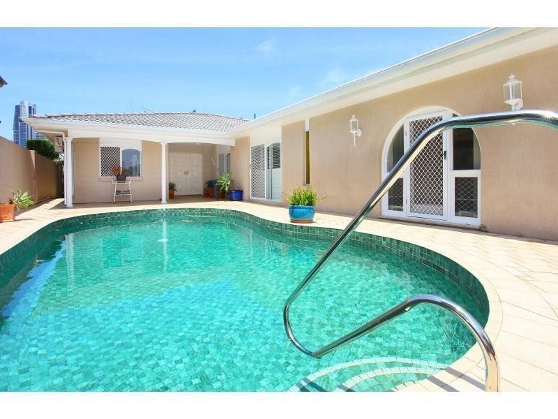 65 The Promenade, Isle Of Capri QLD 4217