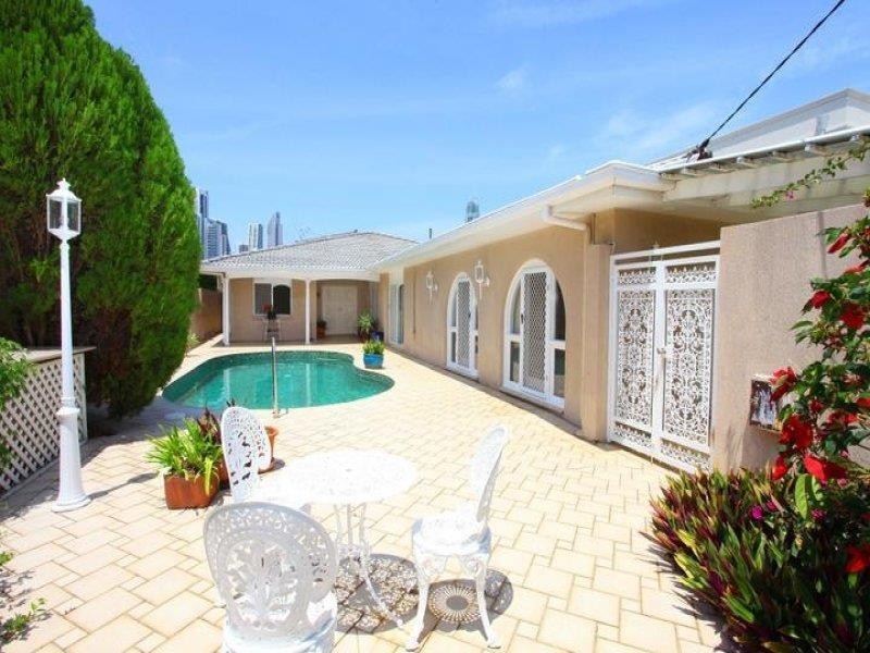 65 The Promenade, Isle Of Capri QLD 4217