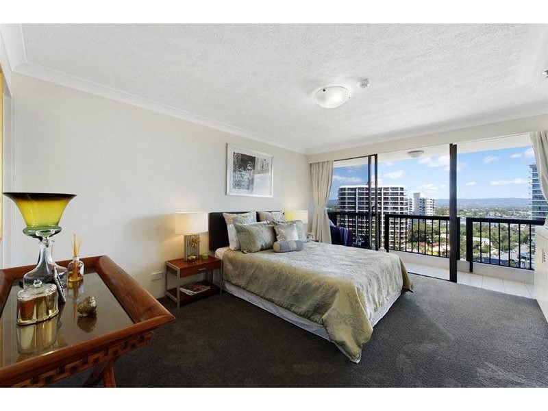 ‘Longbeach’ 28 Northcliffe Terrace, Surfers Paradise QLD 4217