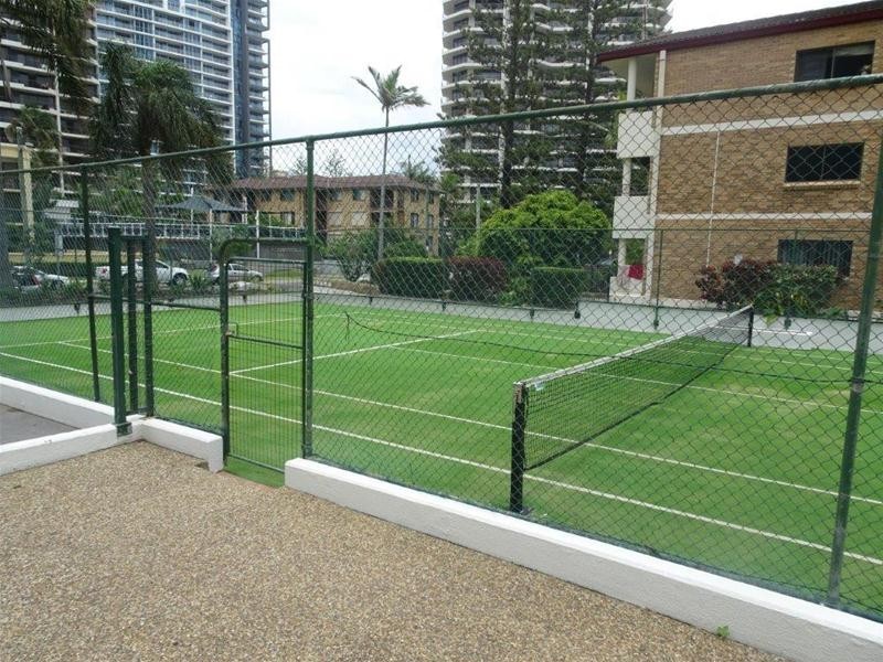 ‘Longbeach’ 28 Northcliffe Terrace, Surfers Paradise QLD 4217