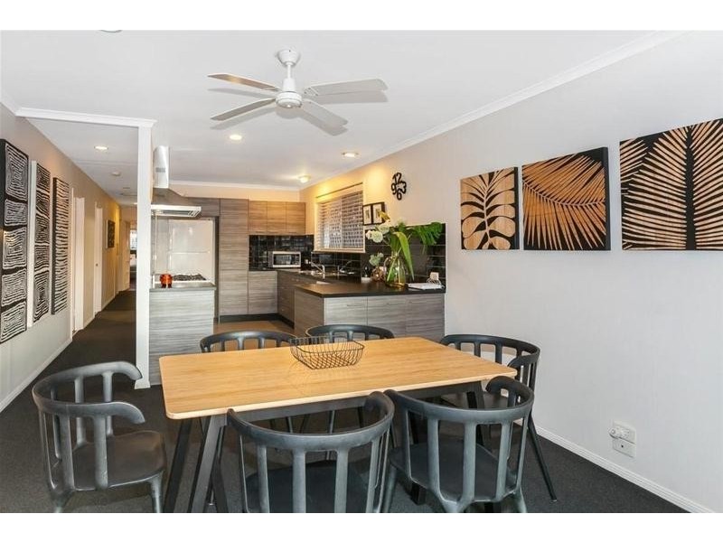 12 The Promenade, Isle Of Capri QLD 4217