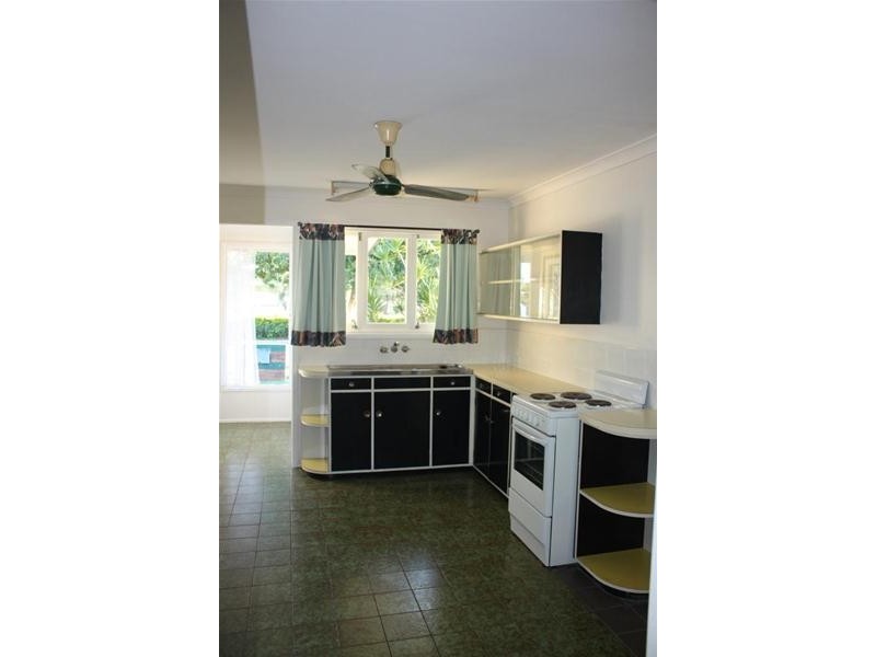 47 Savoy Drive, Broadbeach Waters QLD 4218