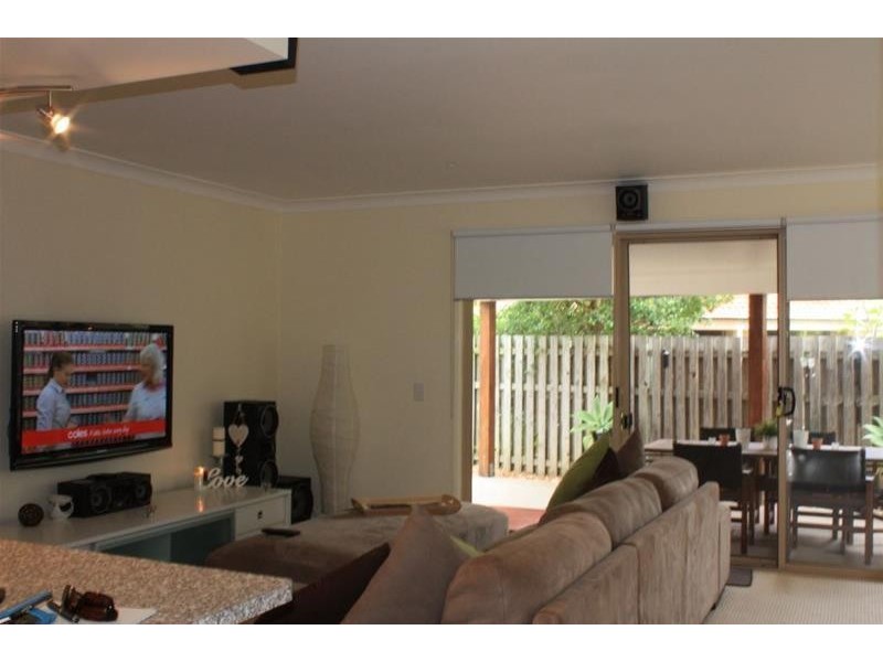 64 Marble Arch Place, Arundel QLD 4214