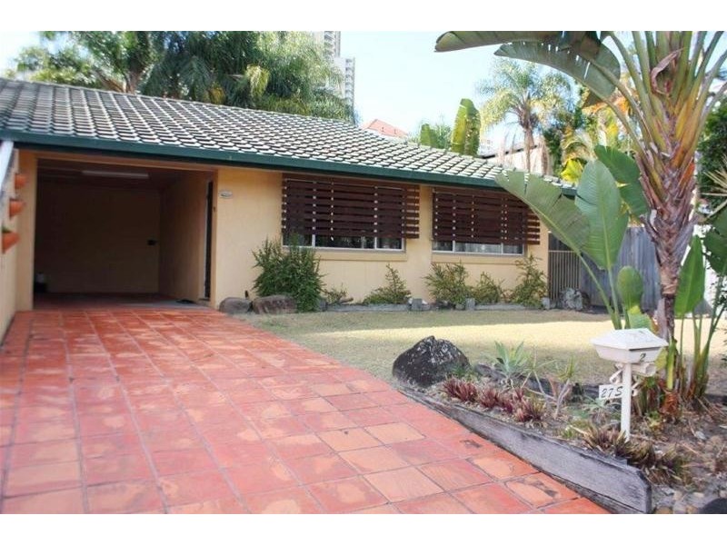 2/27 Oak Avenue, Surfers Paradise QLD 4217