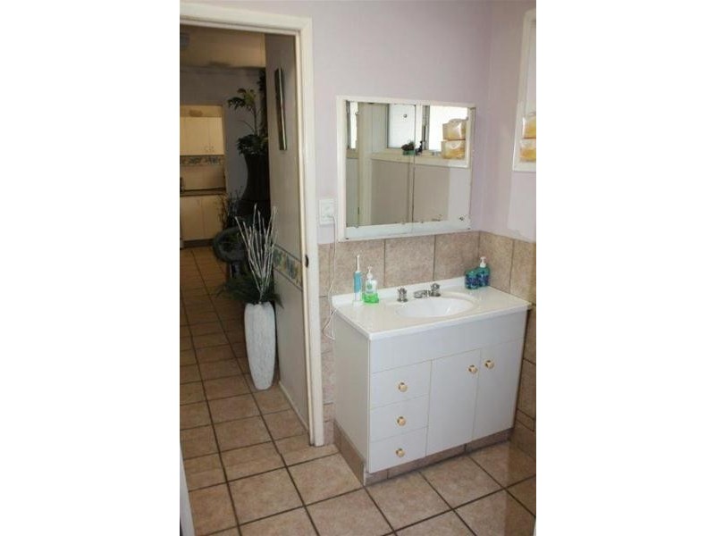 2/27 Oak Avenue, Surfers Paradise QLD 4217