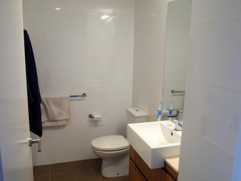 9 Moores Crescent ‘H2o Apartments’, Varsity Lakes QLD 4227