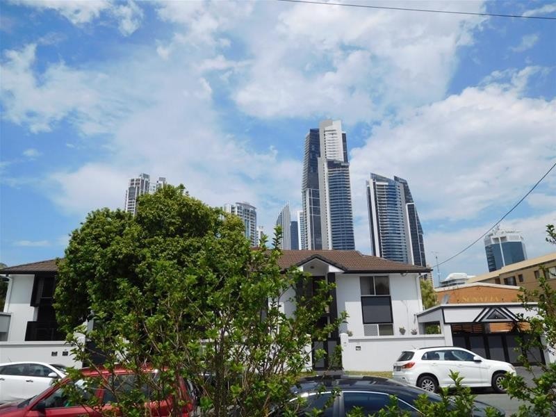 22 Stanhill Drive, Chevron Island QLD 4217