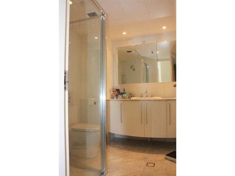 4 Thornton Street, Surfers Paradise QLD 4217