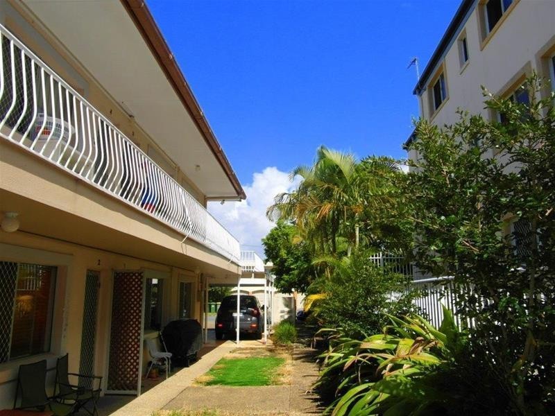 23 Darrambal Street, Chevron Island QLD 4217