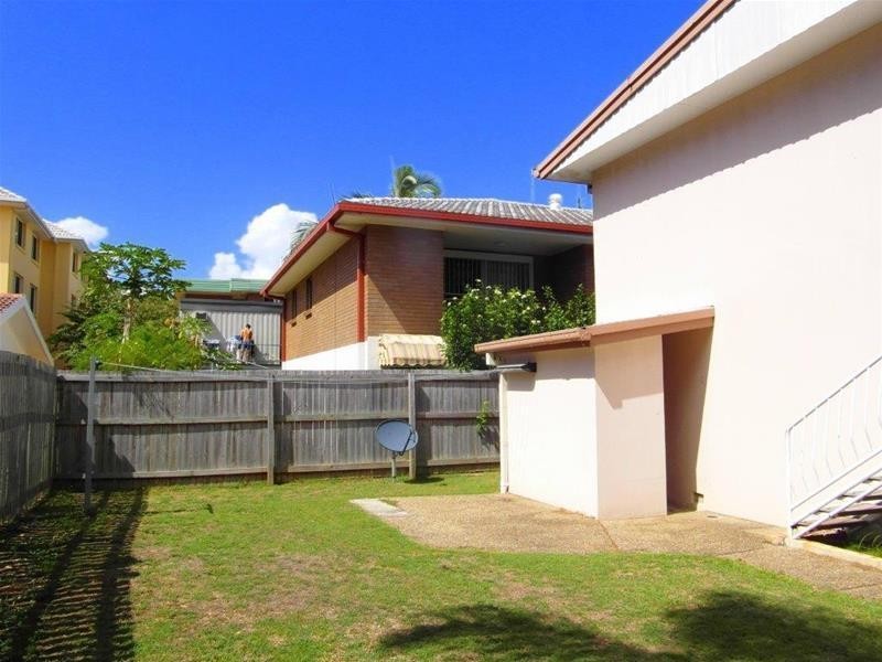 23 Darrambal Street, Chevron Island QLD 4217