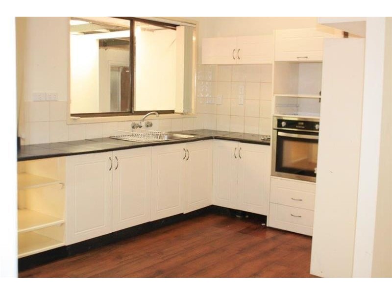 2/4 Virginia Grove, Southport QLD 4215