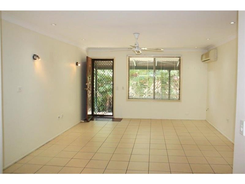 2/4 Virginia Grove, Southport QLD 4215