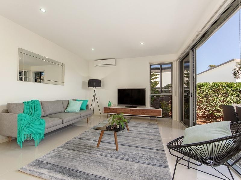 3/132 Eugaree Street, Southport QLD 4215