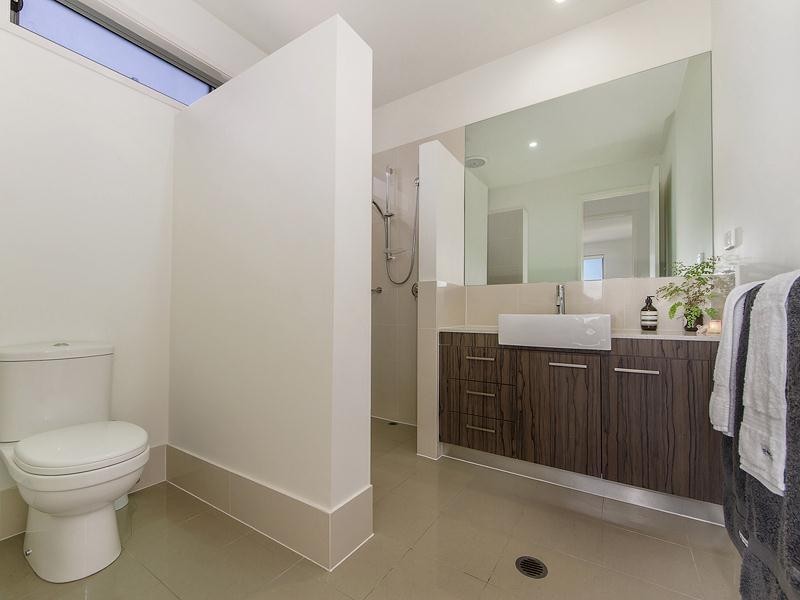 3/132 Eugaree Street, Southport QLD 4215