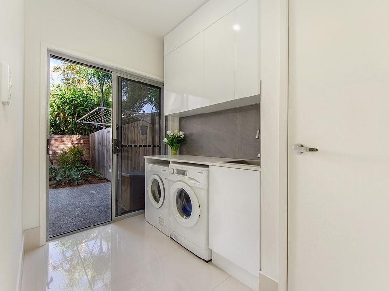 3/132 Eugaree Street, Southport QLD 4215