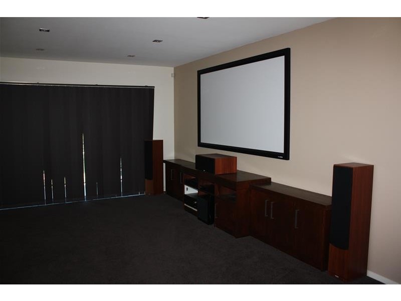 1/6 Anembo Street, Chevron Island QLD 4217