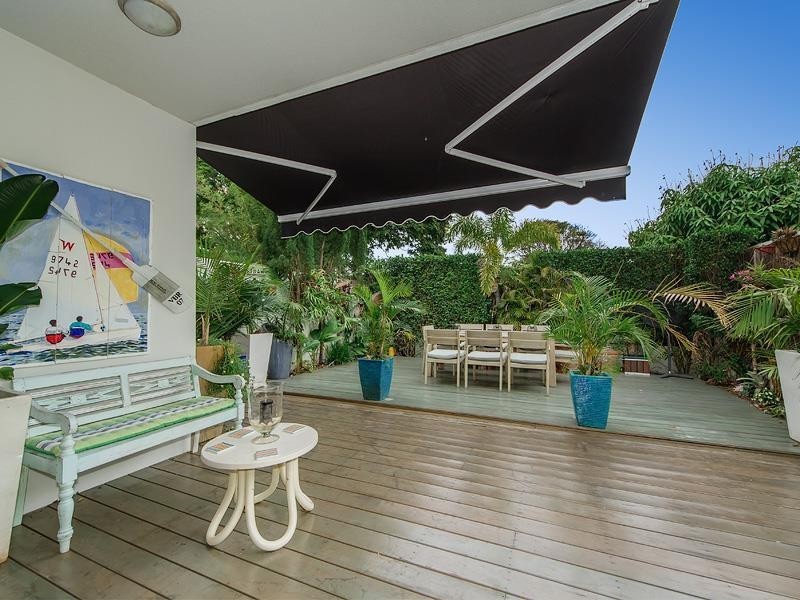 37 Anembo Street, Chevron Island QLD 4217