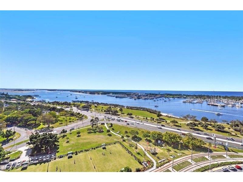 2004/1 Como Crescent, Southport QLD 4215