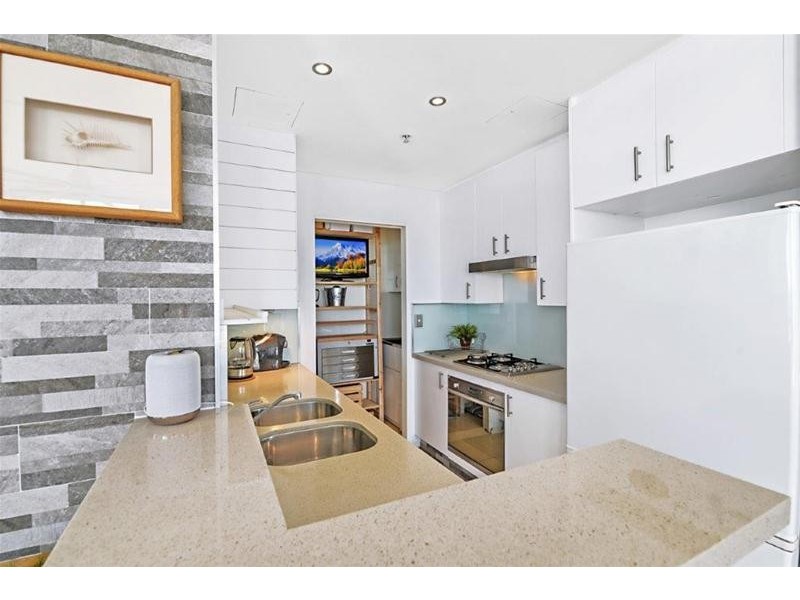 2004/1 Como Crescent, Southport QLD 4215