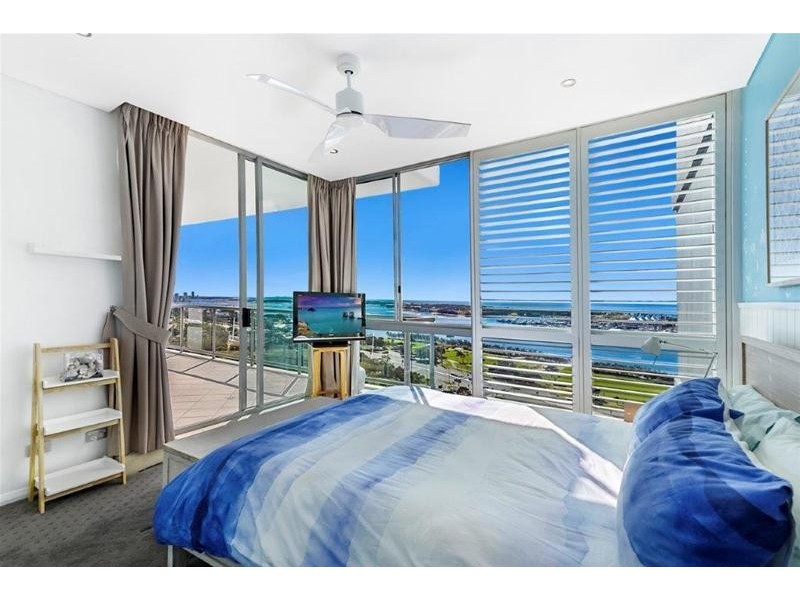 2004/1 Como Crescent, Southport QLD 4215