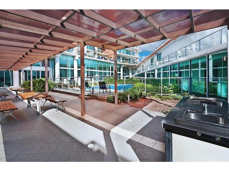 2004/1 Como Crescent, Southport QLD 4215