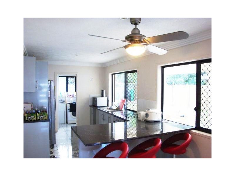 25 St Andrews Avenue, Isle Of Capri QLD 4217