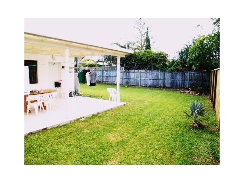 25 St Andrews Avenue, Isle Of Capri QLD 4217