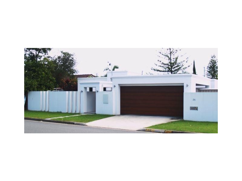 25 St Andrews Avenue, Isle Of Capri QLD 4217