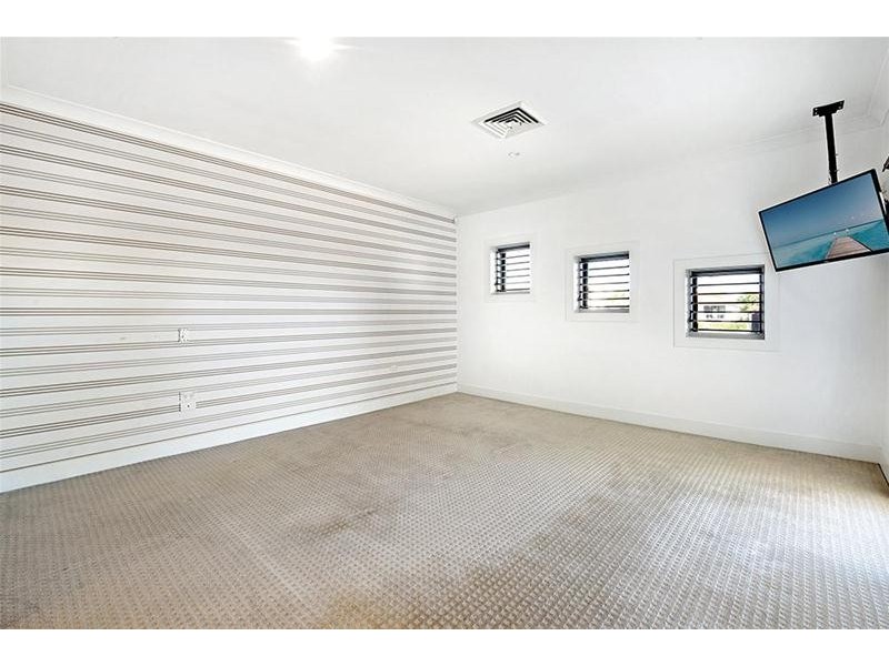 22 Seafarer Court, Paradise Waters QLD 4217