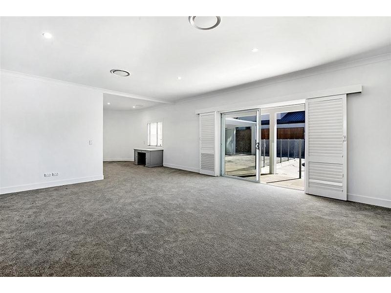 22 Seafarer Court, Paradise Waters QLD 4217