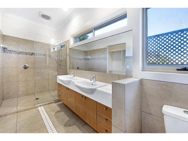 22 Seafarer Court, Paradise Waters QLD 4217