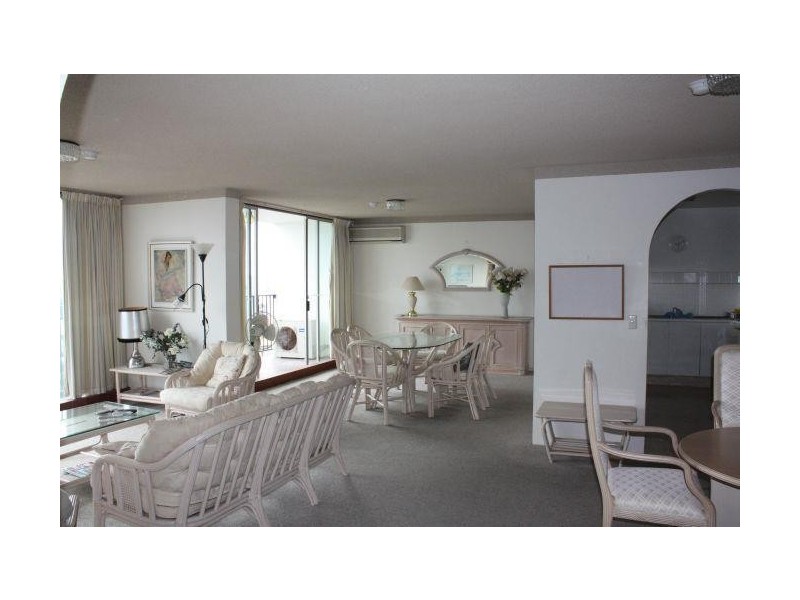 2 Riverview Parade (Budds Beach), Surfers Paradise QLD 4217