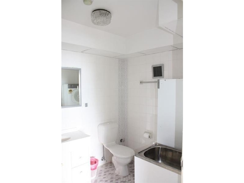 2 Riverview Parade (Budds Beach), Surfers Paradise QLD 4217