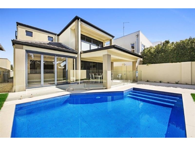 11 Durham Street, Southport QLD 4215