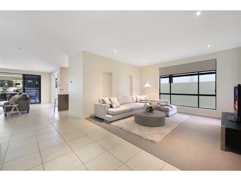 11 Durham Street, Southport QLD 4215