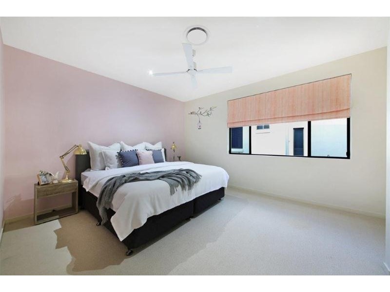 11 Durham Street, Southport QLD 4215