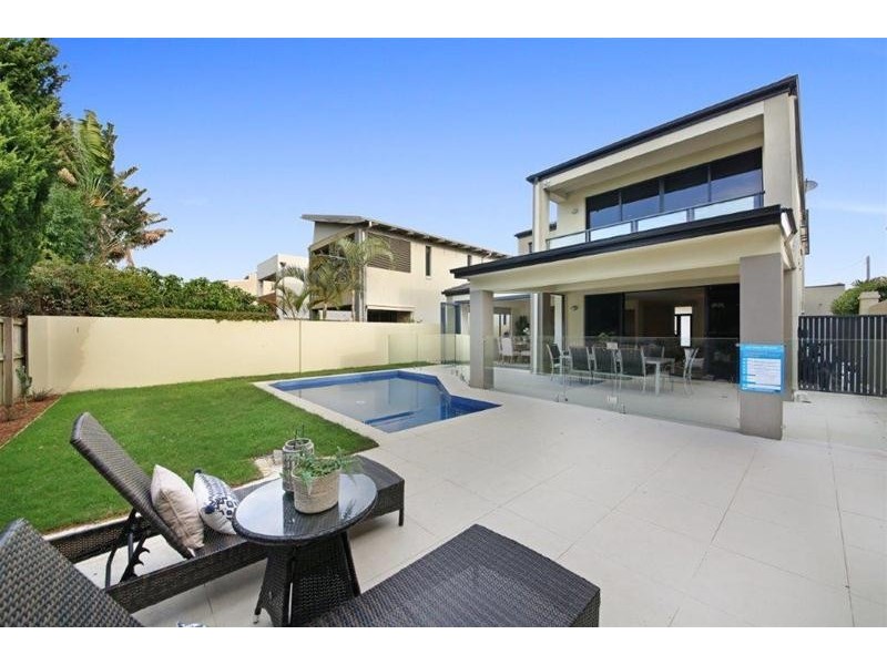 11 Durham Street, Southport QLD 4215