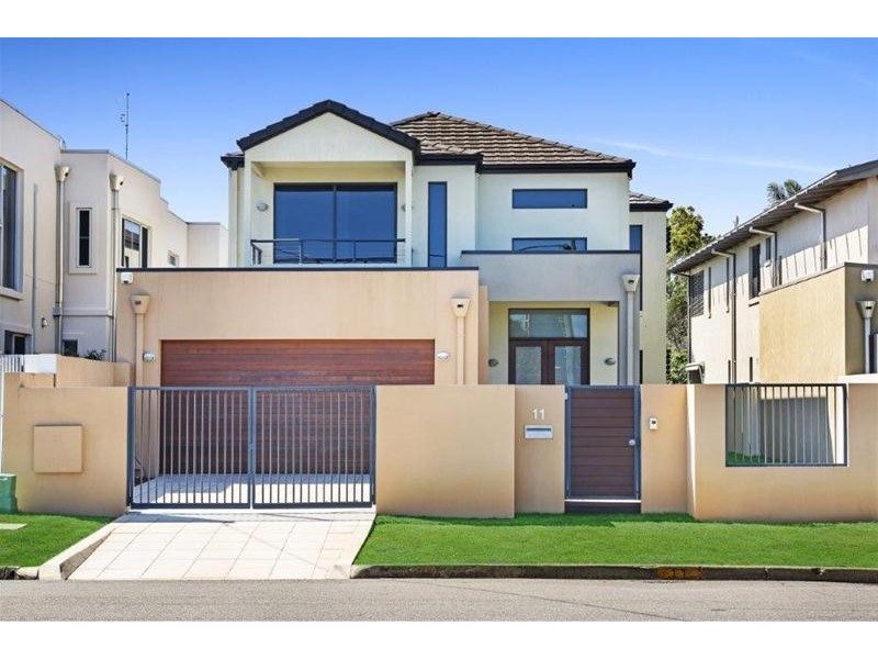 11 Durham Street, Southport QLD 4215