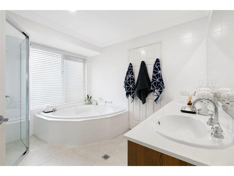 43 Reed Street, Ashmore QLD 4214