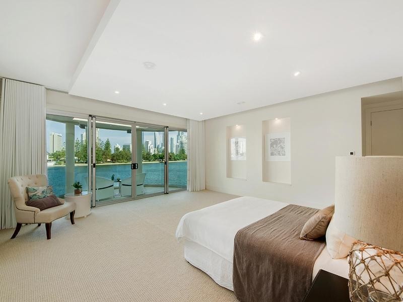 50 Admiralty Drive, Paradise Waters QLD 4217