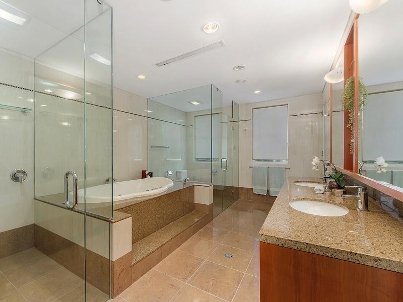 50 Admiralty Drive, Paradise Waters QLD 4217