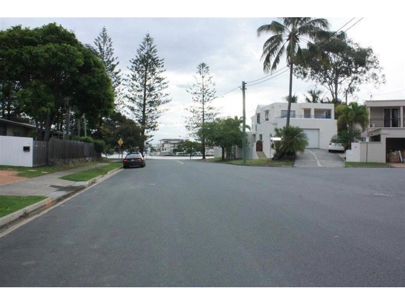 2/30 Birt Avenue, Surfers Paradise QLD 4217