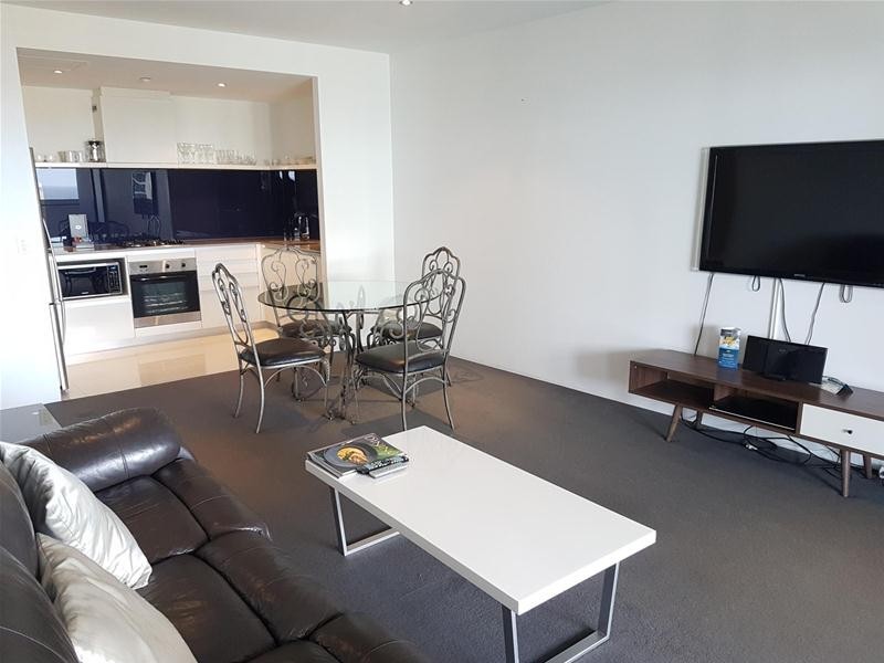 9 Ferny Avenue, Surfers Paradise QLD 4217