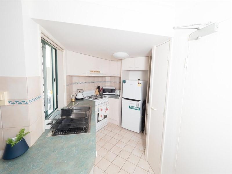 7/9 Stanhill Drive, Chevron Island QLD 4217