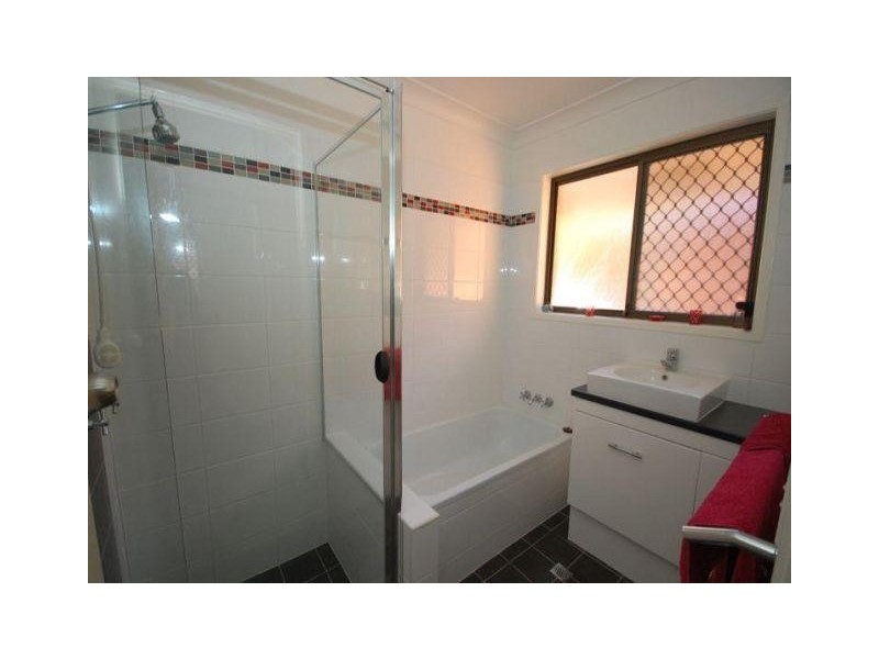 24 Wildwood Court, Bundall QLD 4217