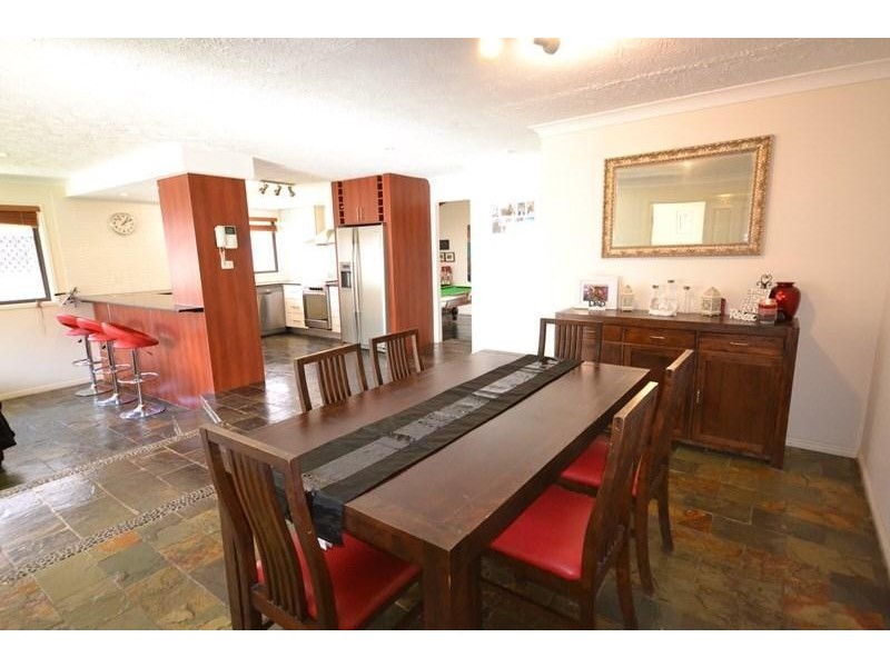 5 Richmond Avenue, Bundall QLD 4217