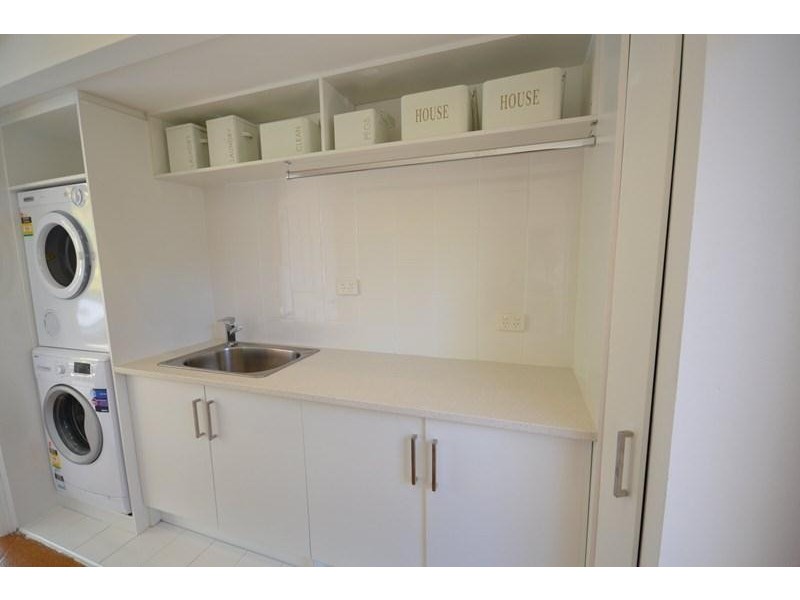 5 Richmond Avenue, Bundall QLD 4217